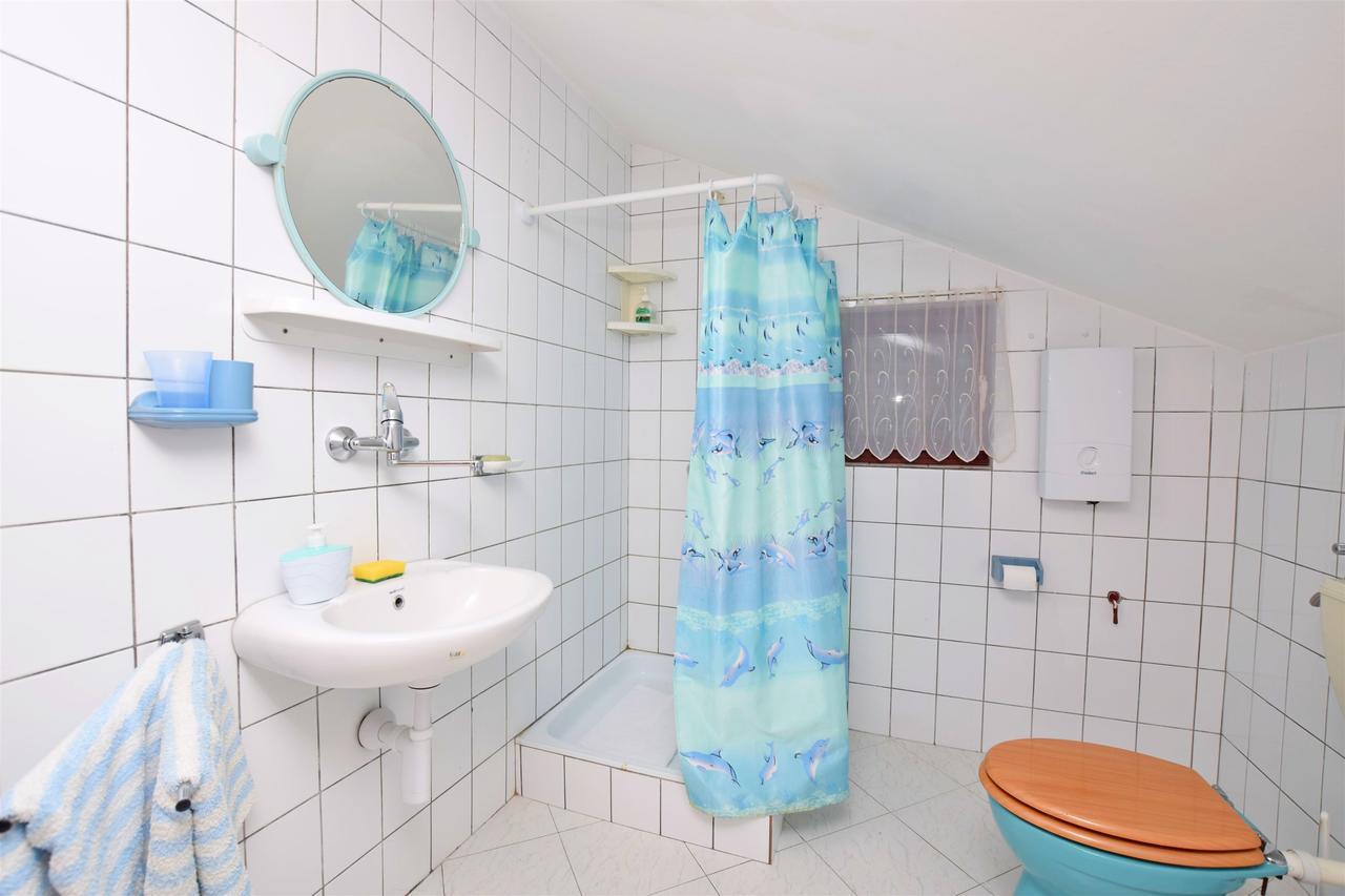 Apartments Katarina Pirovac Luaran gambar