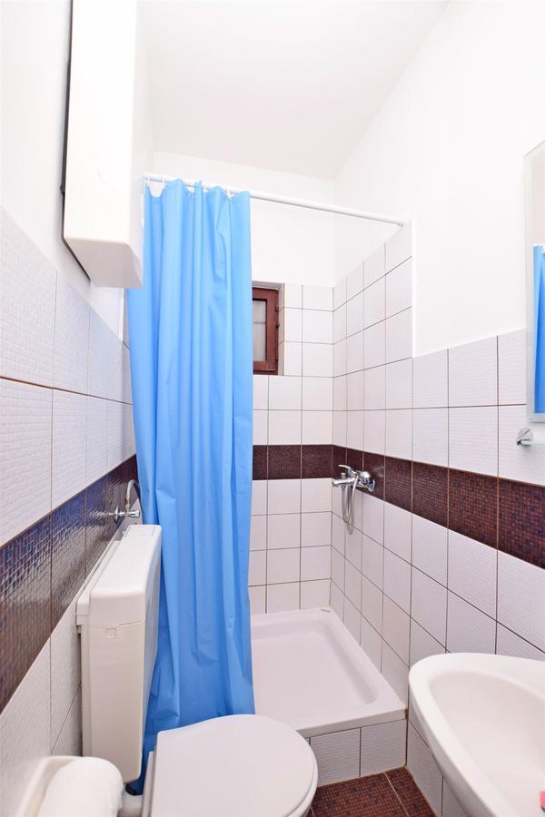 Apartments Katarina Pirovac Luaran gambar