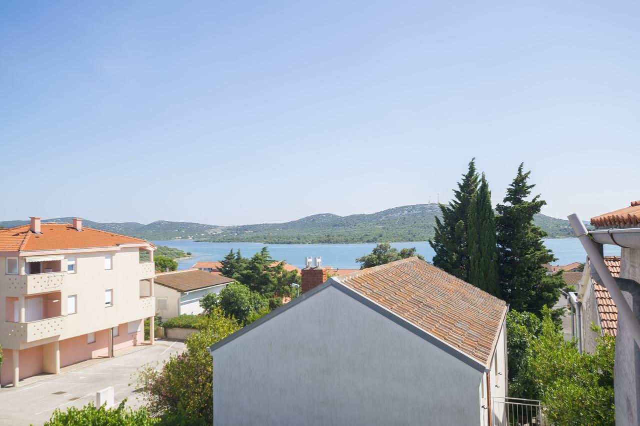 Apartments Katarina Pirovac Luaran gambar