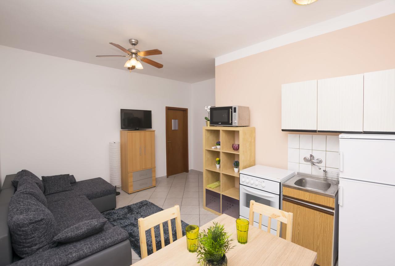 Apartments Katarina Pirovac Luaran gambar