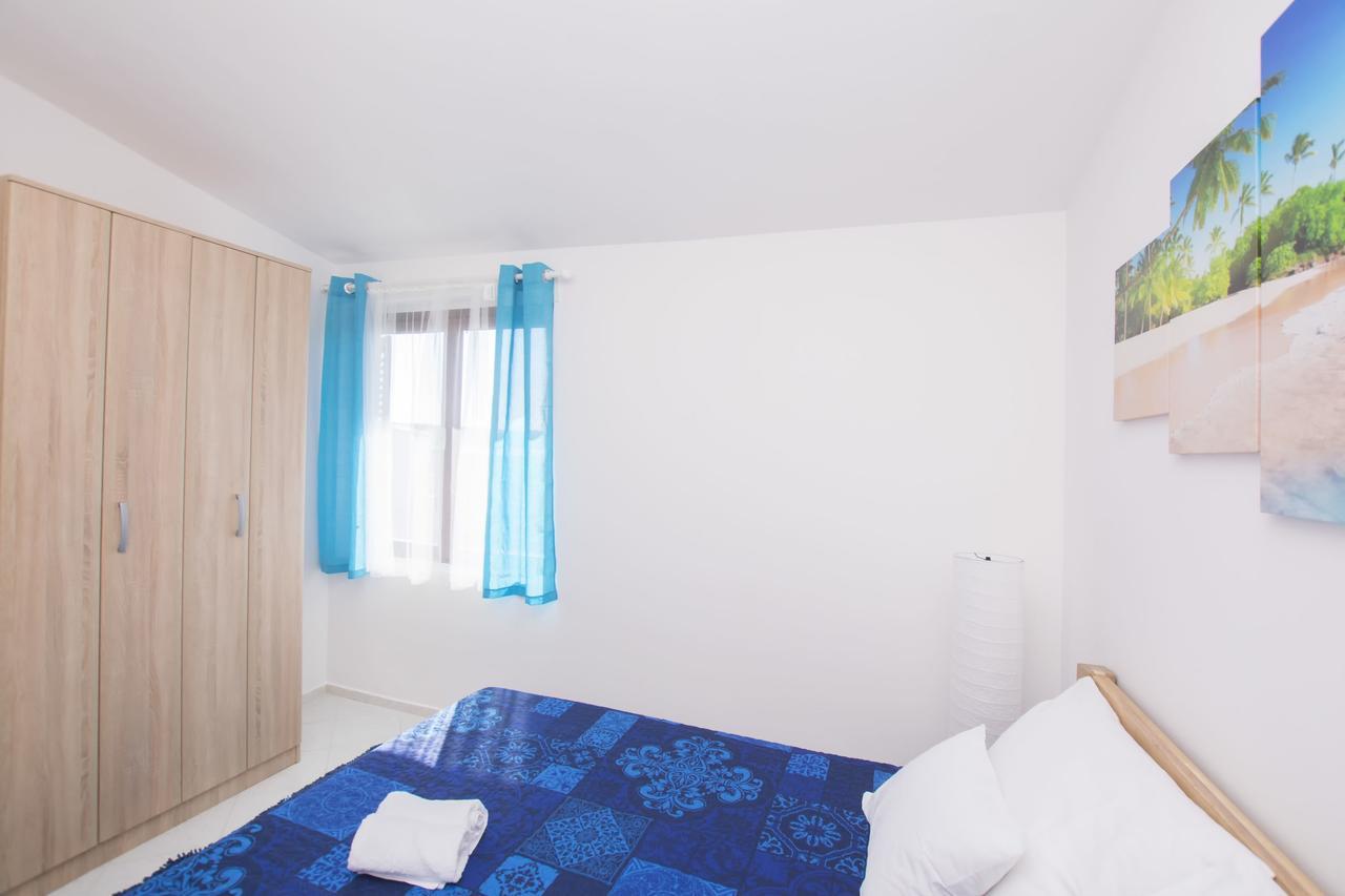 Apartments Katarina Pirovac Luaran gambar