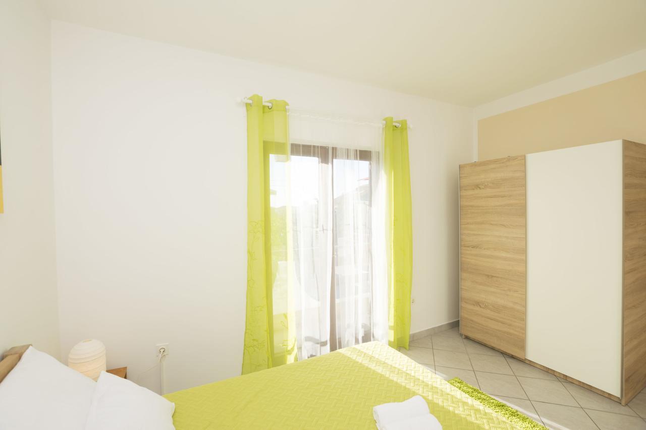 Apartments Katarina Pirovac Luaran gambar